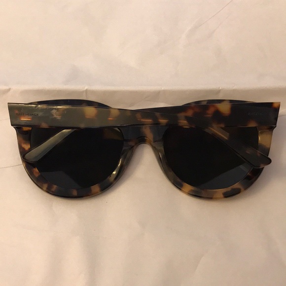 Balenciaga tortoise sunglasses-sold out - Picture 3 of 8